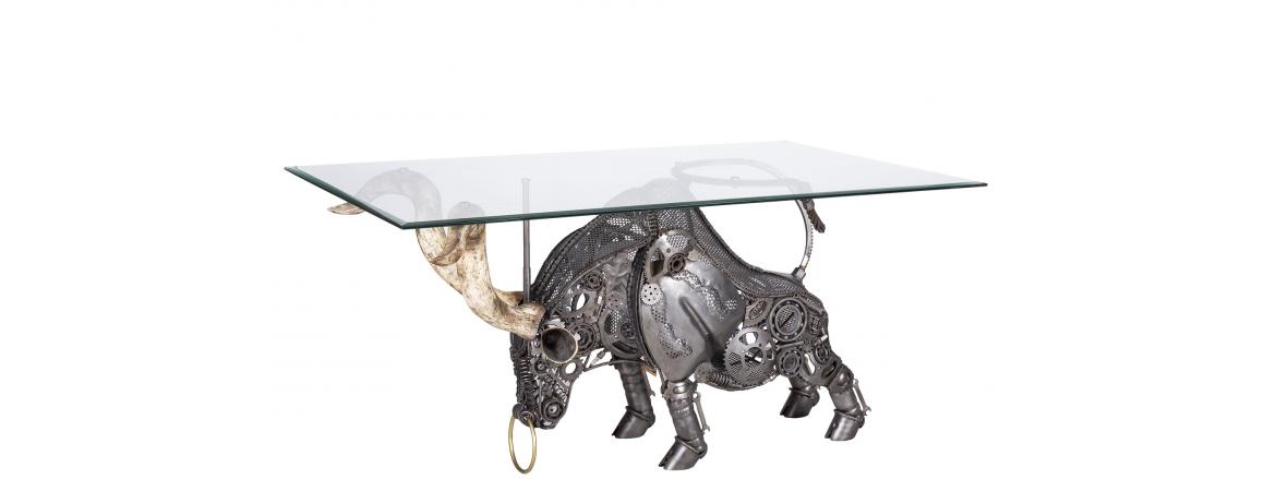 Wrought Iron Fighting Bull Dining Table (H:43cm x W:35 x D:30cm))