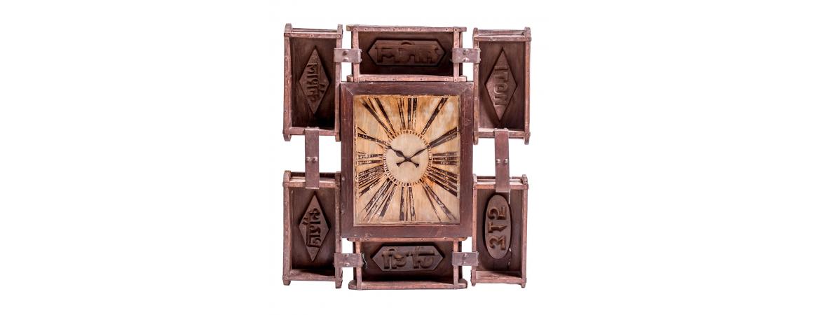 Upcycled Brick mould natural finish clock (Small – H:73cm x W:64cm D:12cm | Big – H:91cm x W:91cm x D:10cm)