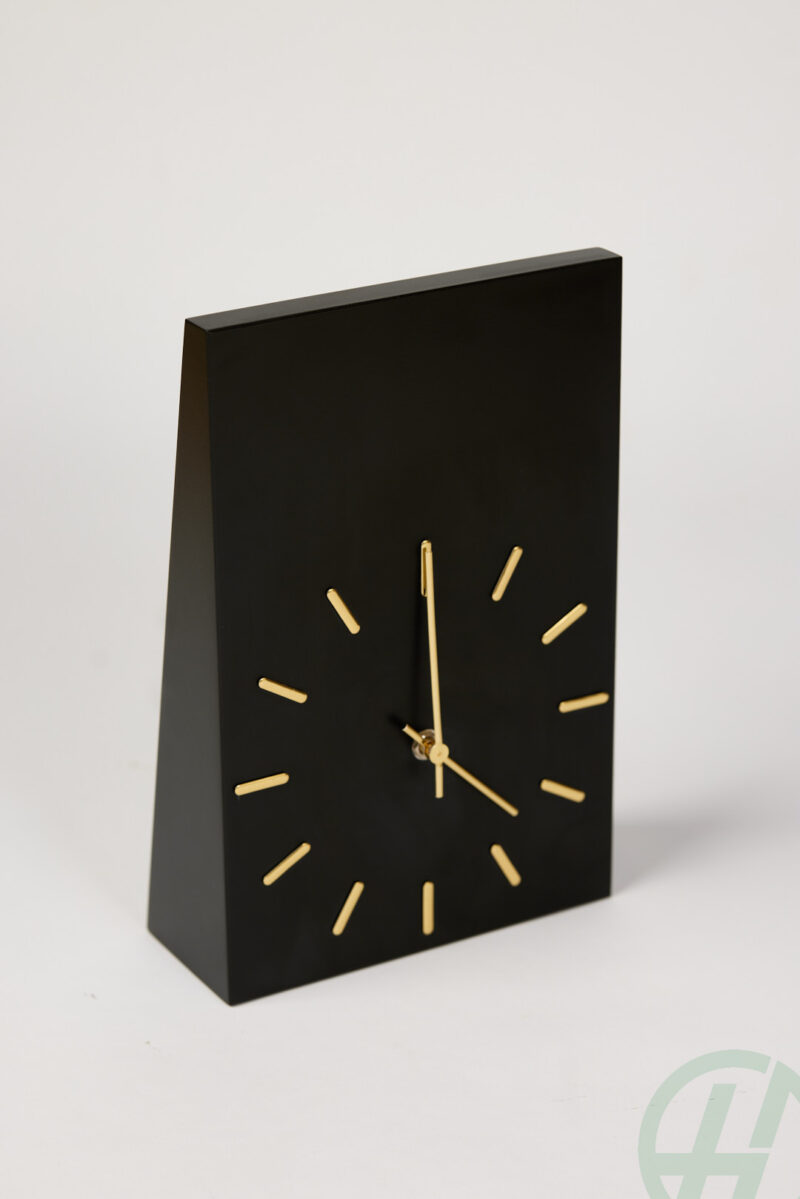 MATT BLACK RECTANGLE CLOCK/Height 91mm Width 347mm Length 210mm