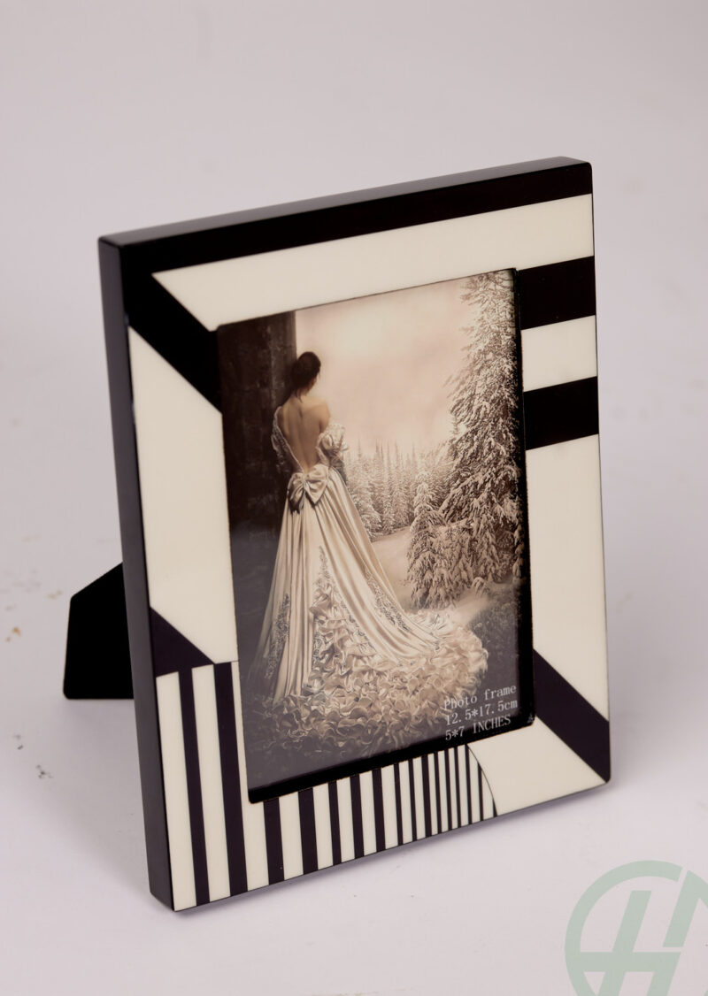 CREAM & BLACK DECOR PHOTO FRAME/Height 26mm Width 248mm Length 186mm