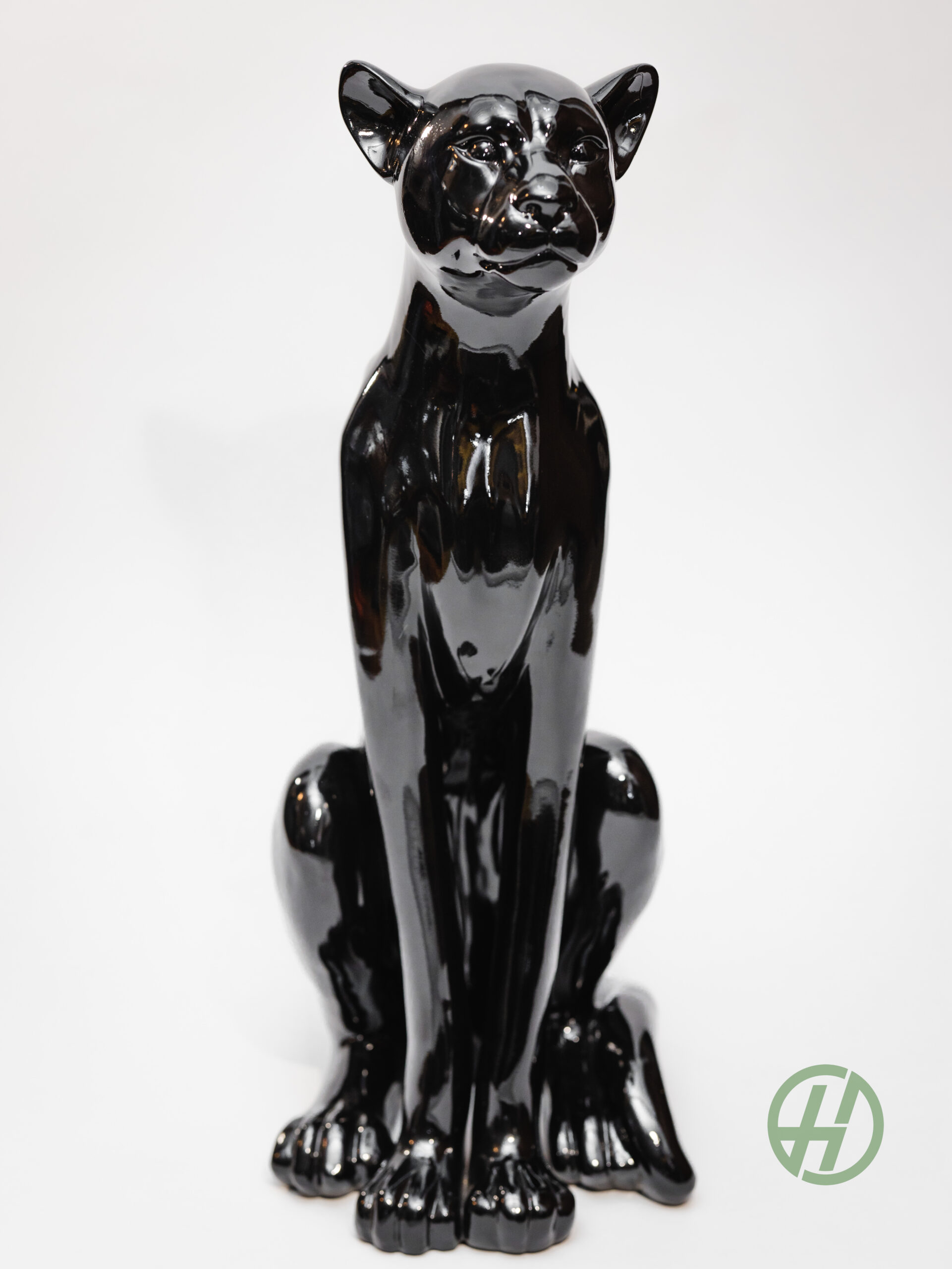 Large Sitting Black Panther(H: 72cm x W: 28cm x D: 43cm)