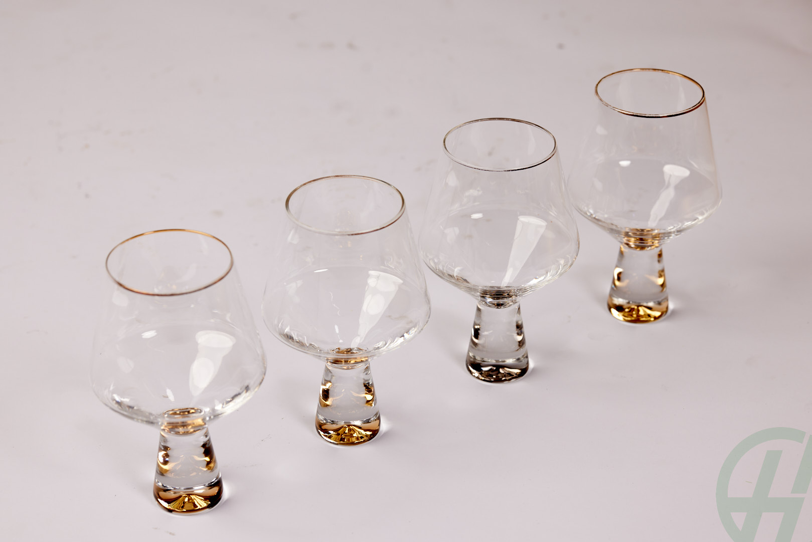 Set of 4 Gold Rim Wine Glass