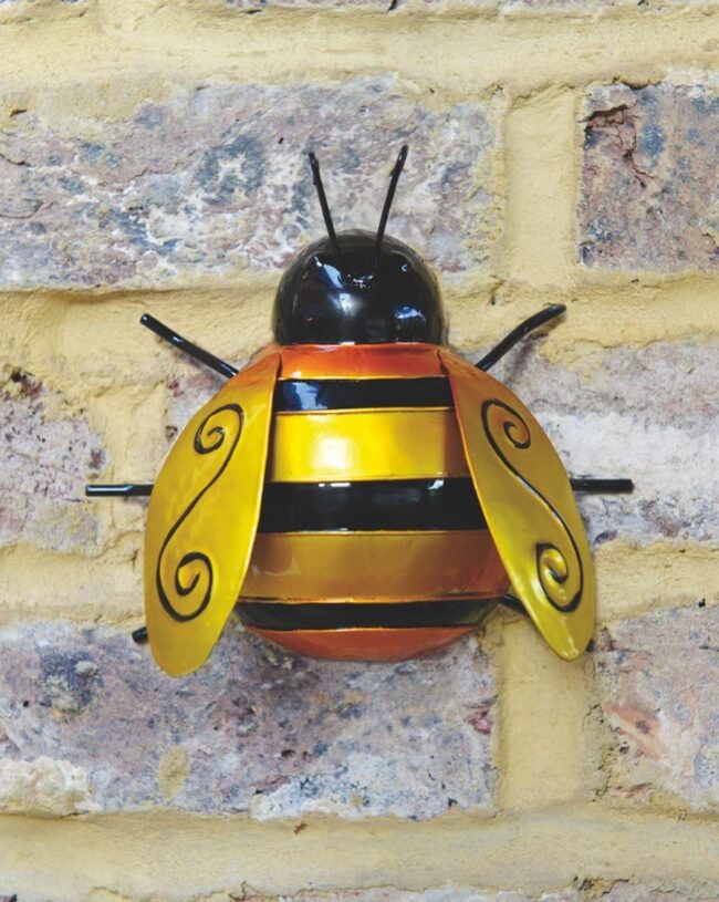 BUMBLE BEE WALL ART - MEDIUM