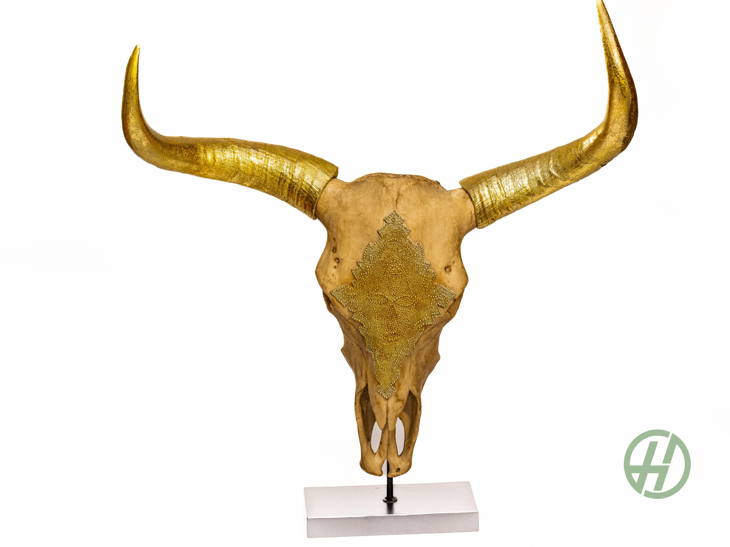 Patterned Gold Bisen Skull(Dimensions: H:790 W:690 D:160 mm.)