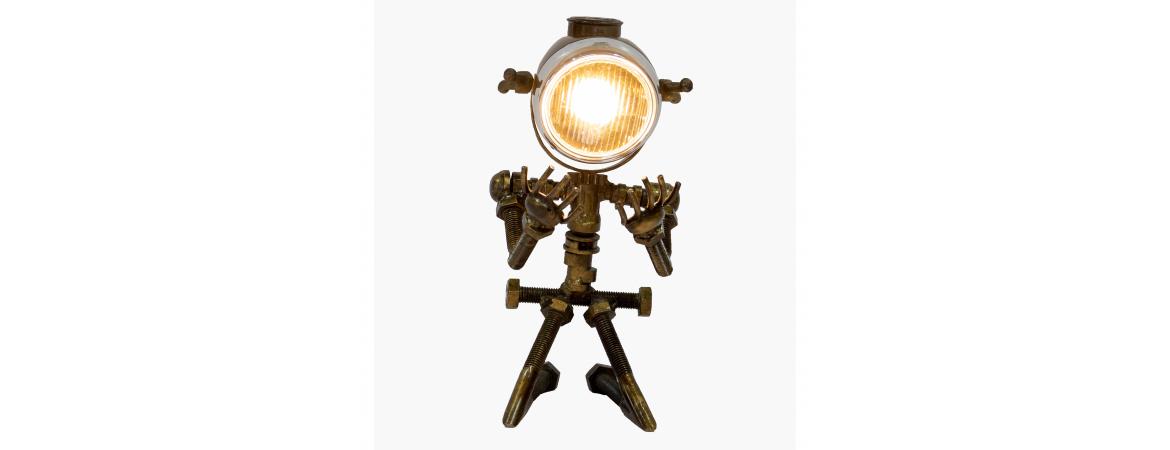 Reclaimed Parts Robot Table Lamp – Down On His Knees (H:40 L:20 D:27cm)